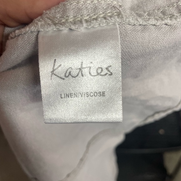 Katie’s linen blend A line skirt. Light khaki with a button zipper fly. Cute! - Picture 2 of 5